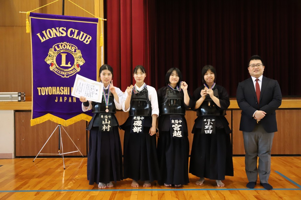 中学女子の部三位：東陽中